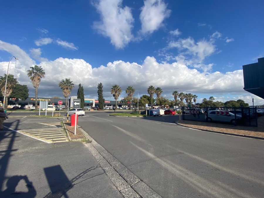 To Let commercial Property for Rent in Brackenfell Central Western Cape